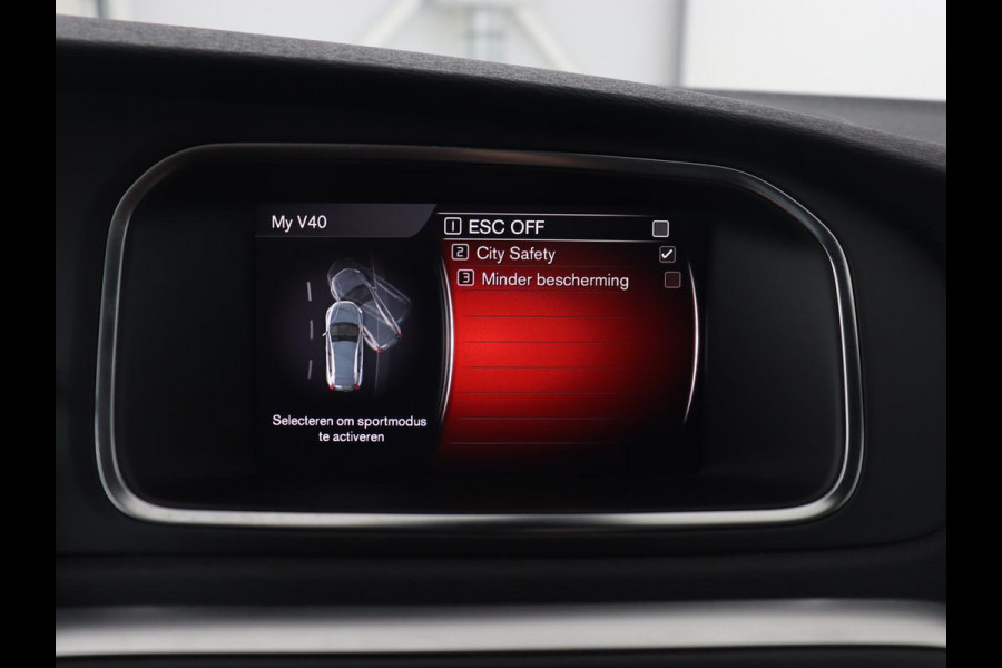 Volvo V40 Cross Country 1.5 T3 Polar+ Luxury | Panoramadak | Automaat | Camera | Full LED | Stoelverwarming | Bluetooth | Leder | Cruise control | Harman Kardon
