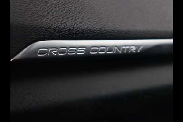Volvo V40 Cross Country 1.5 T3 Polar+ Luxury | Panoramadak | Automaat | Camera | Full LED | Stoelverwarming | Bluetooth | Leder | Cruise control | Harman Kardon