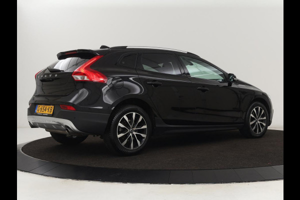Volvo V40 Cross Country 1.5 T3 Polar+ Luxury | Panoramadak | Automaat | Camera | Full LED | Stoelverwarming | Bluetooth | Leder | Cruise control | Harman Kardon