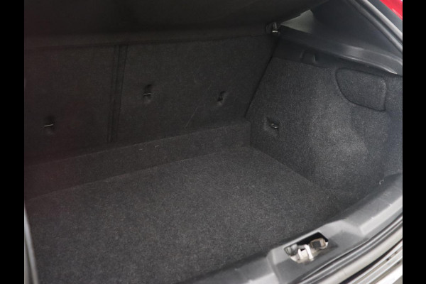 Volvo V40 Cross Country 1.5 T3 Polar+ Luxury | Panoramadak | Automaat | Camera | Full LED | Stoelverwarming | Bluetooth | Leder | Cruise control | Harman Kardon
