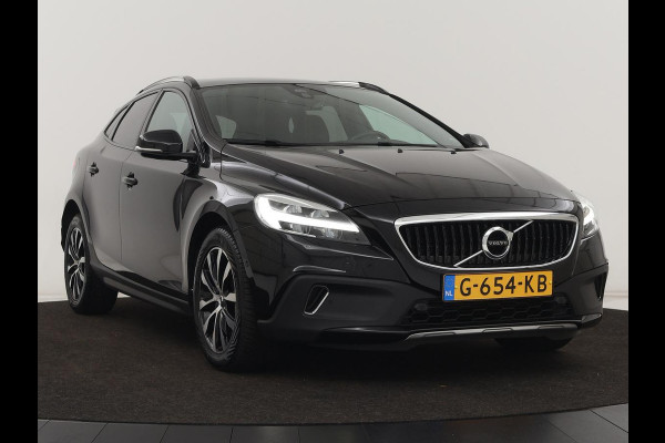 Volvo V40 Cross Country 1.5 T3 Polar+ Luxury | Panoramadak | Automaat | Camera | Full LED | Stoelverwarming | Bluetooth | Leder | Cruise control | Harman Kardon