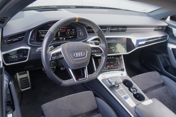 Audi RS6 Avant TFSI quattro / ABT uitlaat / RS dynamic pack / Vierwielsturing / 23 Inch LMV / Incl. BTW / Luchtvering / Pano / B&O Audi RS6 Avant TFSI quattro / ABT uitlaat / RS dynamic pack / Vierwielsturing / 23 Inch LMV / Incl. BTW / Luchtvering / Pano / B&O