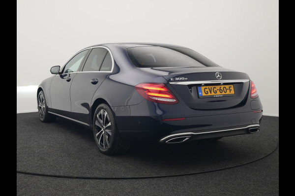 Mercedes-Benz E-Klasse 300 e 9MATIC Avantgarde Plug In Hybrid 320pk UNIEK 42.495km PHEV | Trekhaak af Fabriek | Camera | Sportstoelen Verwarmd | Apple Carplay | Led Koplampen |