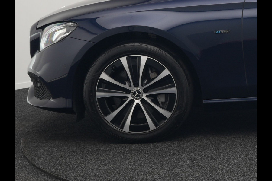 Mercedes-Benz E-Klasse 300 e 9MATIC Avantgarde Plug In Hybrid 320pk UNIEK 42.495km PHEV | Trekhaak af Fabriek | Camera | Sportstoelen Verwarmd | Apple Carplay | Led Koplampen |
