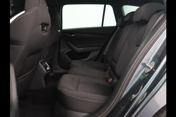 Škoda Octavia Combi 1.0 e-TSI Sport Bns | Automaat | Carplay | Cruise Control | LED | Sfeer verlichting | Climate controle | PDC | Sportstoelen | DAB+