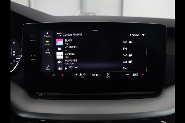 Škoda Octavia Combi 1.0 e-TSI Sport Bns | Automaat | Carplay | Cruise Control | LED | Sfeer verlichting | Climate controle | PDC | Sportstoelen | DAB+