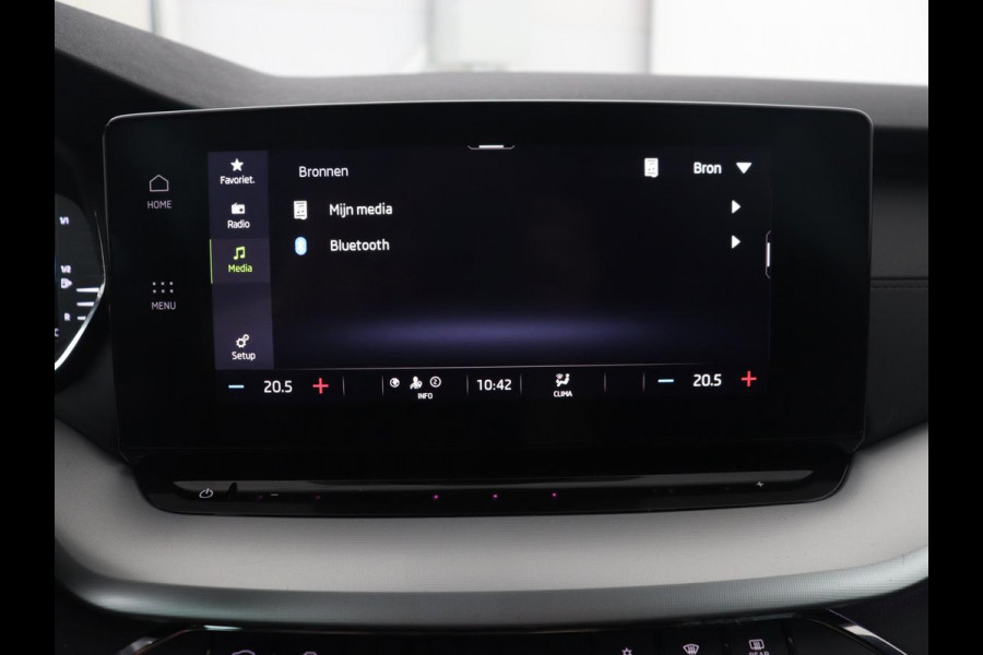 Škoda Octavia Combi 1.0 e-TSI Sport Bns | Automaat | Carplay | Cruise Control | LED | Sfeer verlichting | Climate controle | PDC | Sportstoelen | DAB+