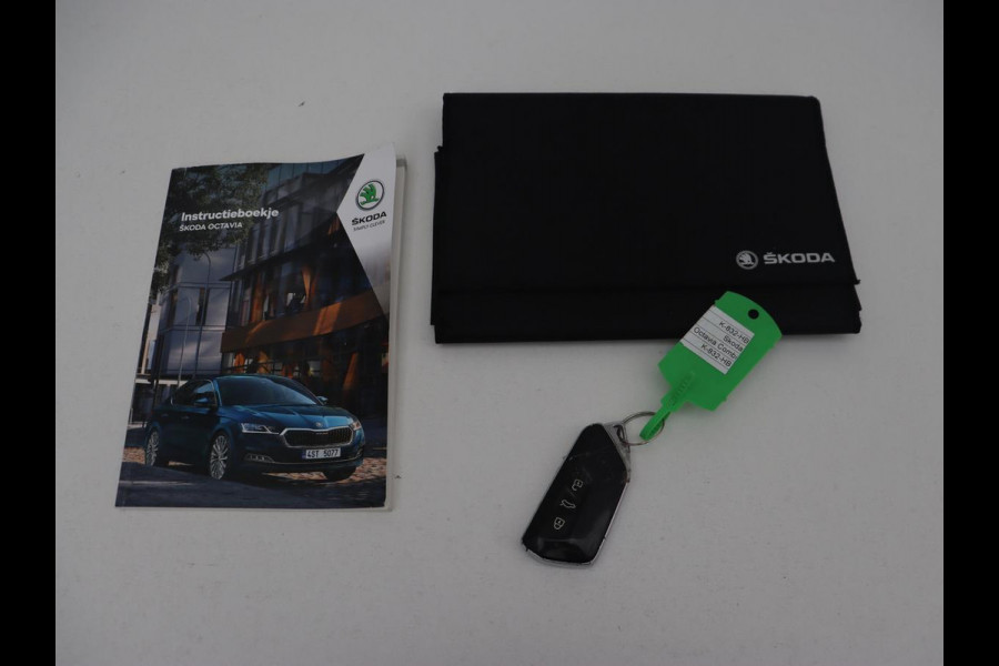 Škoda Octavia Combi 1.0 e-TSI Sport Bns | Automaat | Carplay | Cruise Control | LED | Sfeer verlichting | Climate controle | PDC | Sportstoelen | DAB+