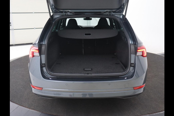Škoda Octavia Combi 1.0 e-TSI Sport Bns | Automaat | Carplay | Cruise Control | LED | Sfeer verlichting | Climate controle | PDC | Sportstoelen | DAB+