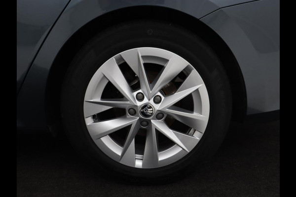 Škoda Octavia Combi 1.0 e-TSI Sport Bns | Automaat | Carplay | Cruise Control | LED | Sfeer verlichting | Climate controle | PDC | Sportstoelen | DAB+