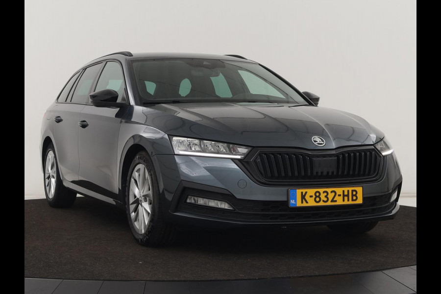 Škoda Octavia Combi 1.0 e-TSI Sport Bns | Automaat | Carplay | Cruise Control | LED | Sfeer verlichting | Climate controle | PDC | Sportstoelen | DAB+