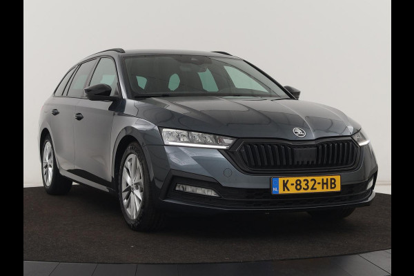 Škoda Octavia Combi 1.0 e-TSI Sport Bns | Automaat | Carplay | Cruise Control | LED | Sfeer verlichting | Climate controle | PDC | Sportstoelen | DAB+