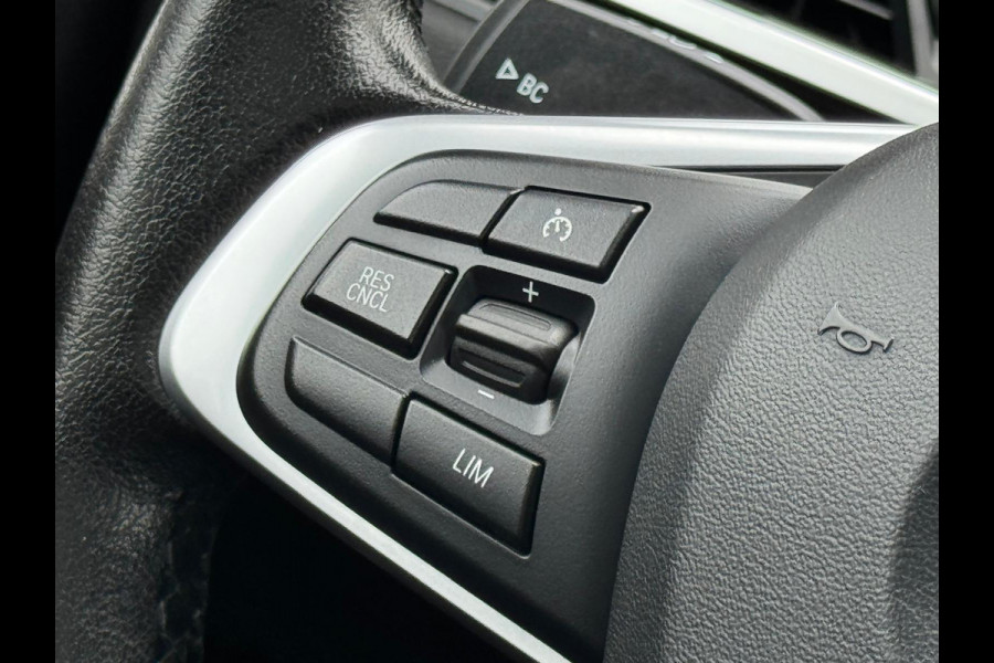 BMW X1 SDrive20i 192 pk High Executive, panoramadak, trekhaak, 1/2 lederen sportinterieur