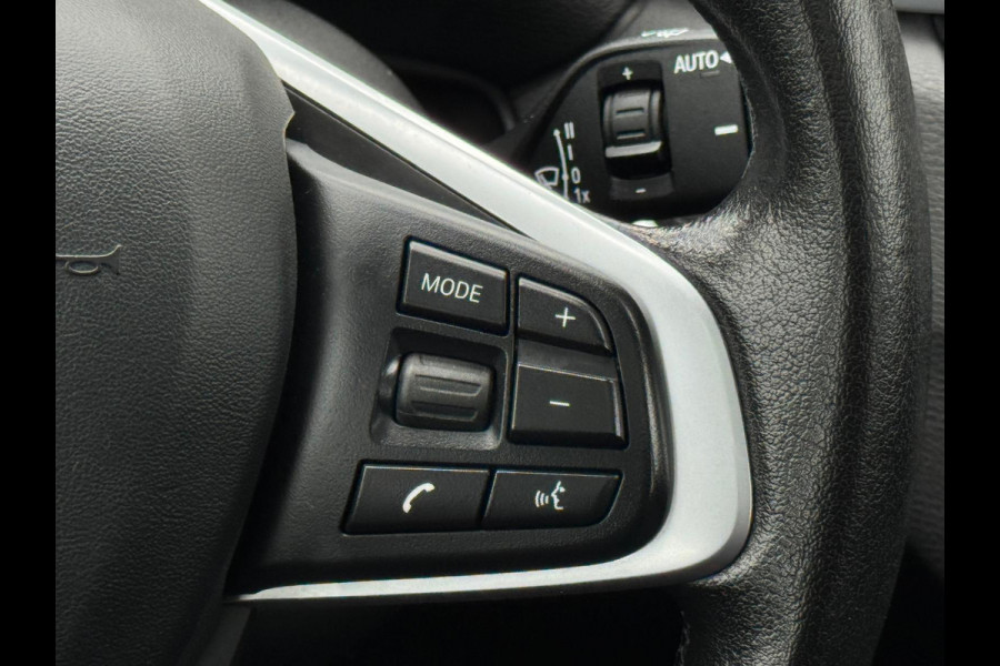 BMW X1 SDrive20i 192 pk High Executive, panoramadak, trekhaak, 1/2 lederen sportinterieur