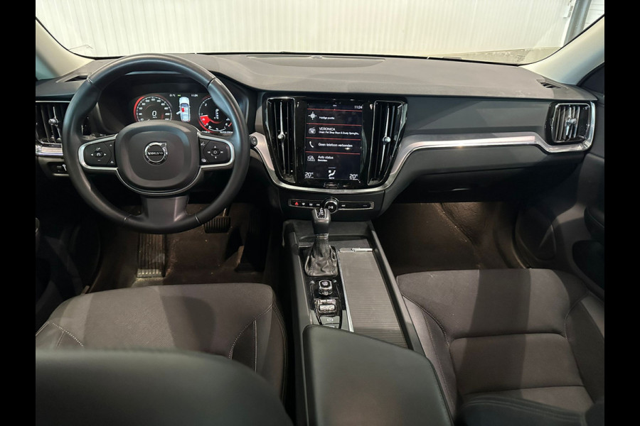 Volvo V60 D3 Aut. Momentum Parkeercamera Navigatie 150pk