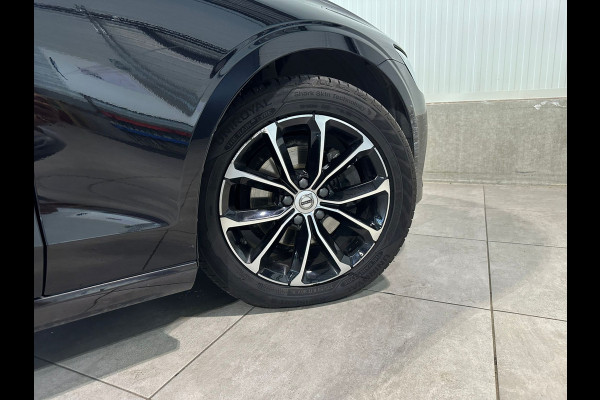 Volvo V60 D3 Aut. Momentum Parkeercamera Navigatie 150pk