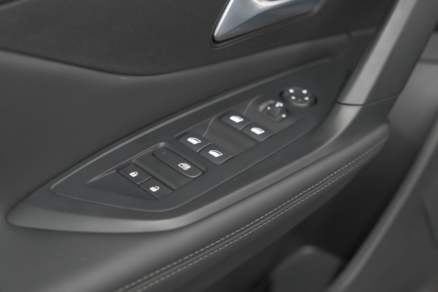 Peugeot 408 1.2 Hybrid 136 e-DSC6 Allure | 360 Camera | Navigatie | Parkeersensoren | Apple Carplay