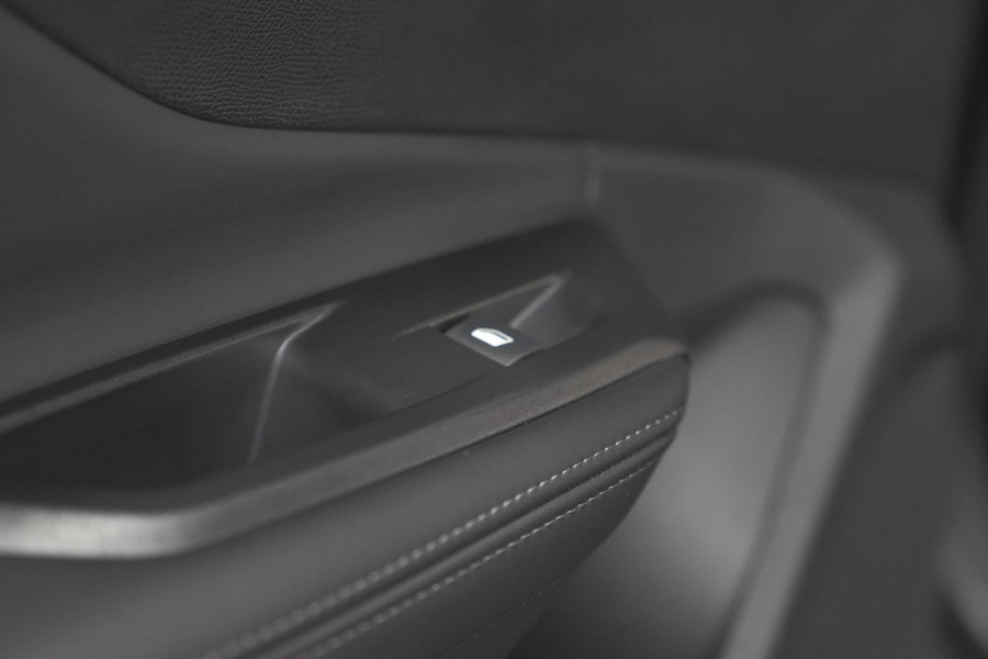 Peugeot 408 1.2 Hybrid 136 e-DSC6 Allure | 360 Camera | Navigatie | Parkeersensoren | Apple Carplay