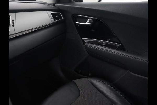 Kia Niro 1.6 GDi Hybrid DynamicLine | Automaat | Trekhaak Carplay | Climate Controle | Camera | Navigatie | Half leder | Cruise controle | Airco |
