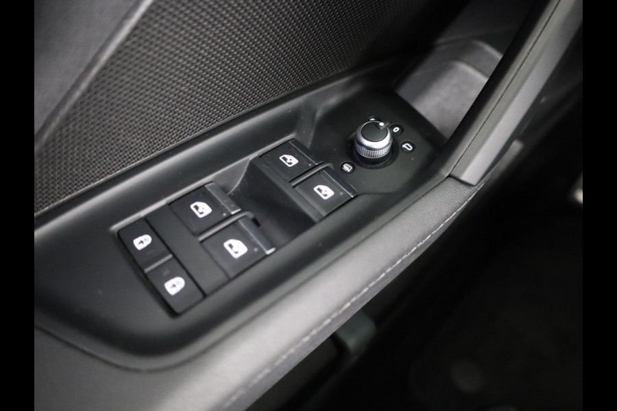 Audi A3 Sportback 35 TFSI edition one 150pk | Trekhaak | Navigatie | Adaptieve cruise controle | Verwarmbare voorstoelen