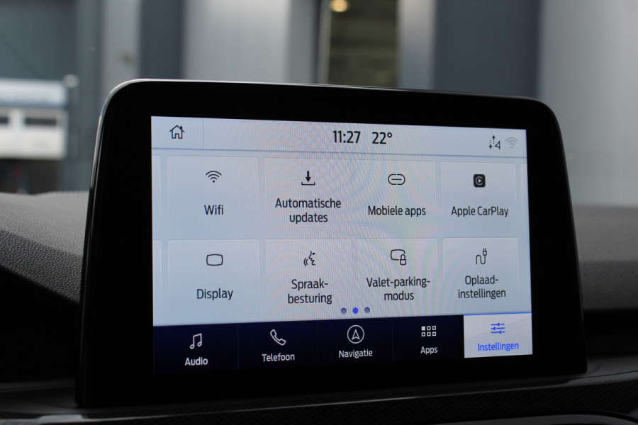 Ford Kuga 2.5-225pk Plug-in Hybrid ST-Line X. Hybride rijden voor een reële prijs ! Adaptive Cruise Control, Stoel-, stuur- en voorraamverwarming, Climate Control, Metallic lak, Camera v+a, Elektr. achterklep, Side- en lane assist etc.