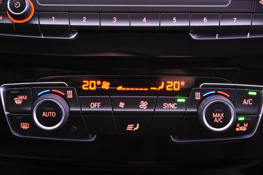 BMW X1 sDrive18i Sport *Leer*Ambient*Park Assist*
