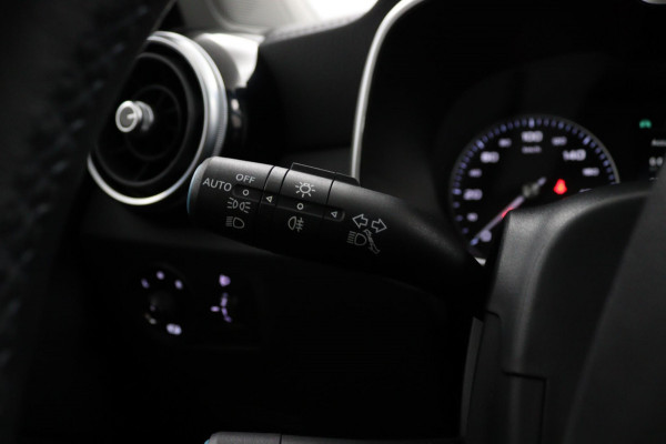 MG Mg Zs Luxury 45 kWh*PANO*A/C*CAMERA*STOELVW*ACC*CARPLAY*