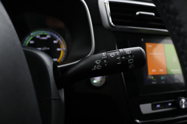 MG Mg Zs Luxury 45 kWh*PANO*A/C*CAMERA*STOELVW*ACC*CARPLAY*