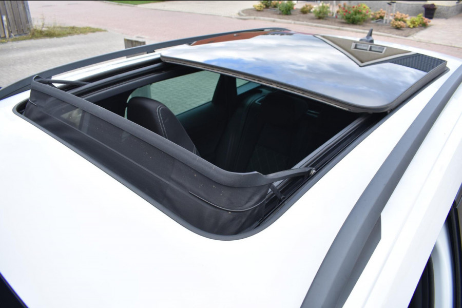 Škoda Karoq 1.5 TSI ACT Sportline | PANORAMADAK | CANTON | DEALER ONDERHOUDEN | CAMERA | SFEERVERLICHTING | NAP | VIRTUAL COCKPIT