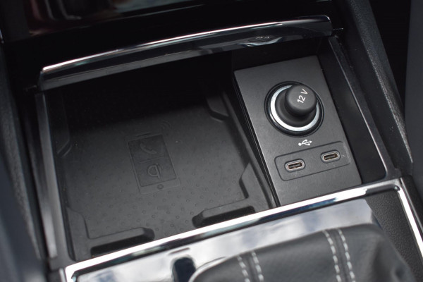 Škoda Karoq 1.5 TSI ACT Sportline | PANORAMADAK | CANTON | DEALER ONDERHOUDEN | CAMERA | SFEERVERLICHTING | NAP | VIRTUAL COCKPIT