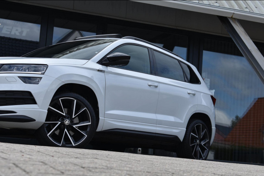 Škoda Karoq 1.5 TSI ACT Sportline | PANORAMADAK | CANTON | DEALER ONDERHOUDEN | CAMERA | SFEERVERLICHTING | NAP | VIRTUAL COCKPIT