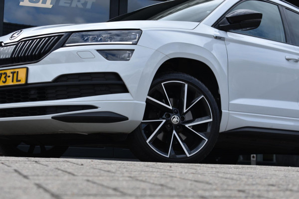 Škoda Karoq 1.5 TSI ACT Sportline | PANORAMADAK | CANTON | DEALER ONDERHOUDEN | CAMERA | SFEERVERLICHTING | NAP | VIRTUAL COCKPIT