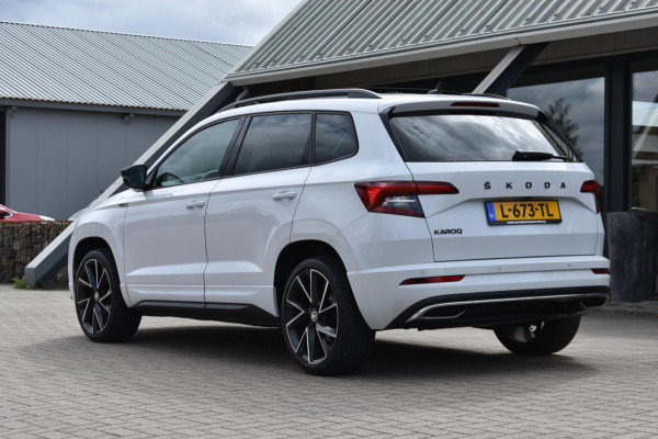 Škoda Karoq 1.5 TSI ACT Sportline | PANORAMADAK | CANTON | DEALER ONDERHOUDEN | CAMERA | SFEERVERLICHTING | NAP | VIRTUAL COCKPIT