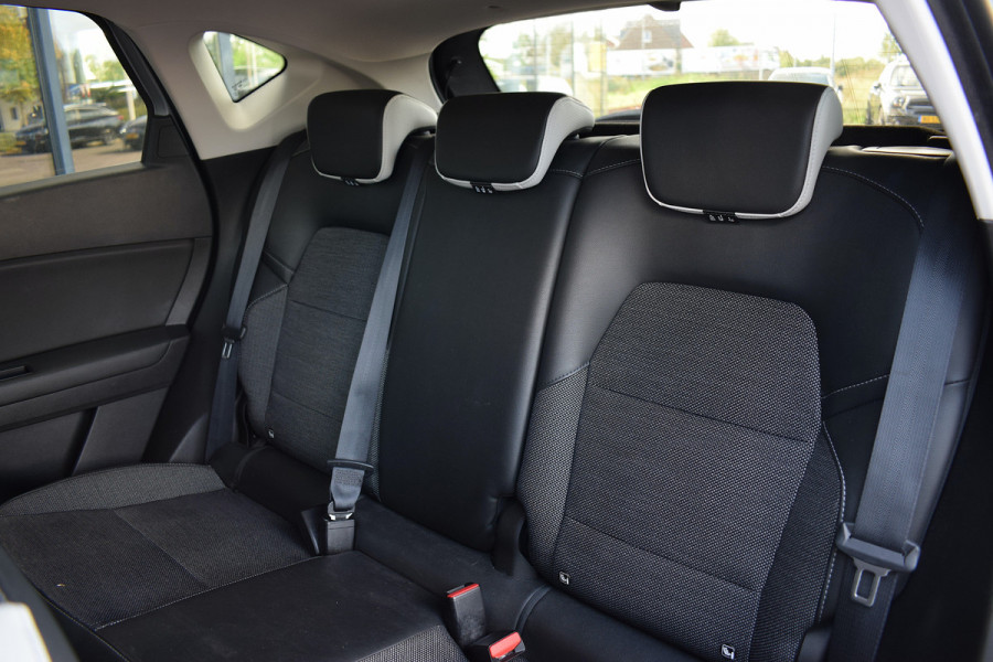 Renault Captur 1.3 TCe 130 Intens | 131 pk | Half Leer | Apple CarPlay | Camera