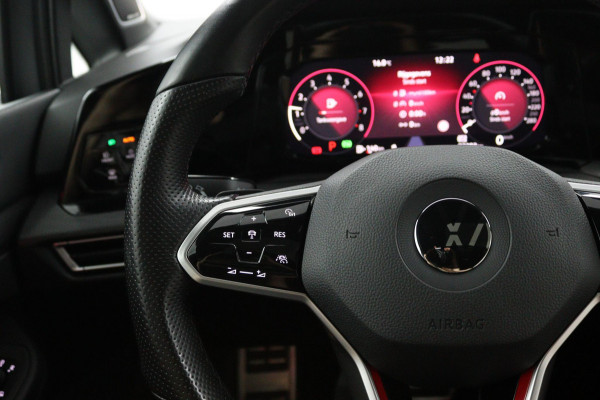 Volkswagen Golf GTI*PANO*LEDER*STOEL VERKOELING*H/K*HAAK*ACC*CAM*