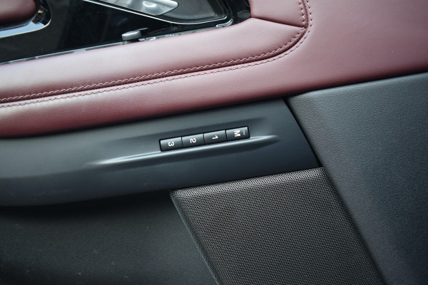 Land Rover Range Rover Evoque 2.0 P200 AWD R-Dynamic HSE | VOL! | Meridian | Leer | Stuur- en Stoelverw.