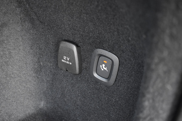 Volvo V60 T6 350PK Plug-in hybrid AWD Plus Dark ACC | Pilot Assist | Harman Kardon | 360 Camera | BLIS | Trekhaak | Stoel en Stuurwiel verwarming