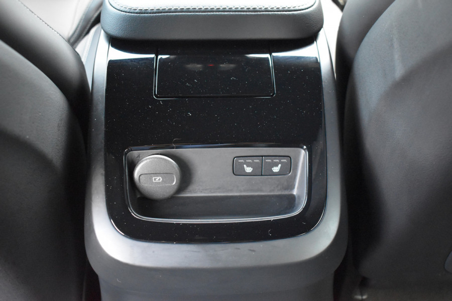 Volvo V60 T6 350PK Plug-in hybrid AWD Plus Dark ACC | Pilot Assist | Harman Kardon | 360 Camera | BLIS | Trekhaak | Stoel en Stuurwiel verwarming