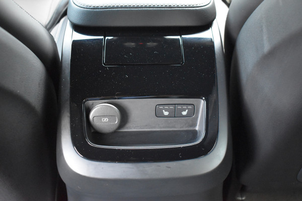 Volvo V60 T6 350PK Plug-in hybrid AWD Plus Dark ACC | Pilot Assist | Harman Kardon | 360 Camera | BLIS | Trekhaak | Stoel en Stuurwiel verwarming
