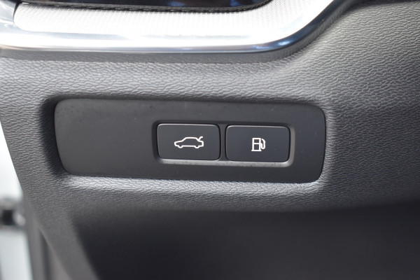 Volvo V60 T6 350PK Plug-in hybrid AWD Plus Dark ACC | Pilot Assist | Harman Kardon | 360 Camera | BLIS | Trekhaak | Stoel en Stuurwiel verwarming