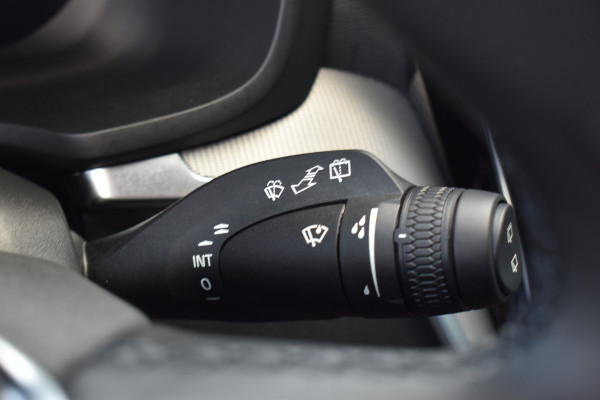 Volvo V60 T6 350PK Plug-in hybrid AWD Plus Dark ACC | Pilot Assist | Harman Kardon | 360 Camera | BLIS | Trekhaak | Stoel en Stuurwiel verwarming