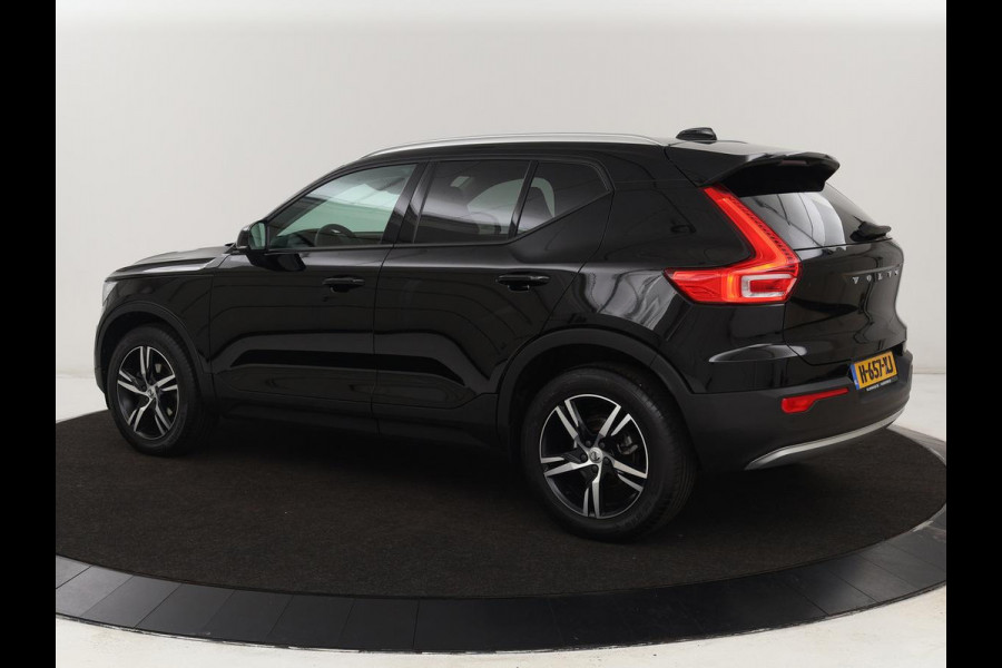 Volvo XC40 1.5 T3 Momentum Pro | Automaat | Trekhaak | Adaptive Cruise | Stoelverwarming | Carplay | Navigatie | Camera | Climate control | LED