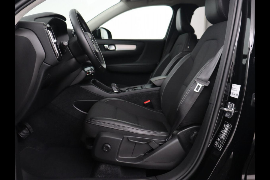 Volvo XC40 1.5 T3 Momentum Pro | Automaat | Trekhaak | Adaptive Cruise | Stoelverwarming | Carplay | Navigatie | Camera | Climate control | LED