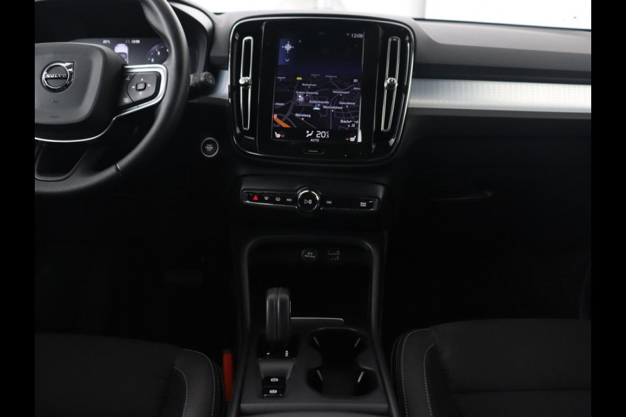 Volvo XC40 1.5 T3 Momentum Pro | Automaat | Trekhaak | Adaptive Cruise | Stoelverwarming | Carplay | Navigatie | Camera | Climate control | LED
