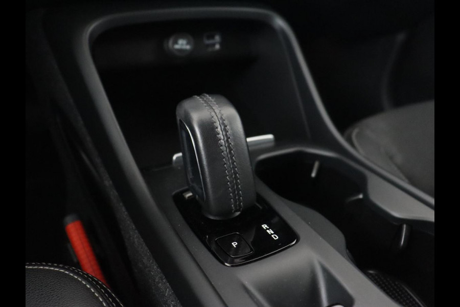 Volvo XC40 1.5 T3 Momentum Pro | Automaat | Trekhaak | Adaptive Cruise | Stoelverwarming | Carplay | Navigatie | Camera | Climate control | LED