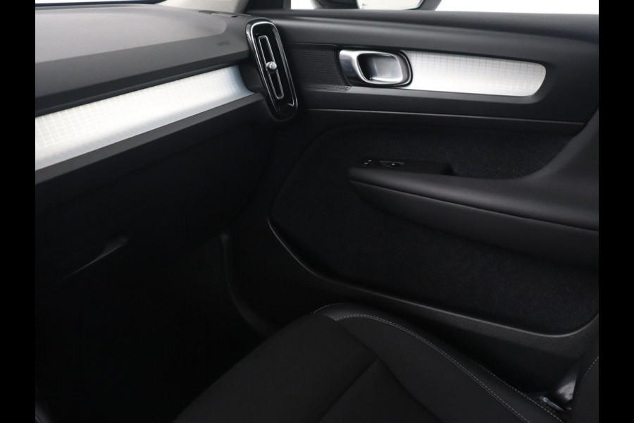 Volvo XC40 1.5 T3 Momentum Pro | Automaat | Trekhaak | Adaptive Cruise | Stoelverwarming | Carplay | Navigatie | Camera | Climate control | LED