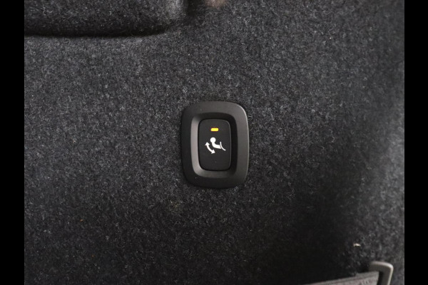 Volvo XC40 1.5 T3 Momentum Pro | Automaat | Trekhaak | Adaptive Cruise | Stoelverwarming | Carplay | Navigatie | Camera | Climate control | LED