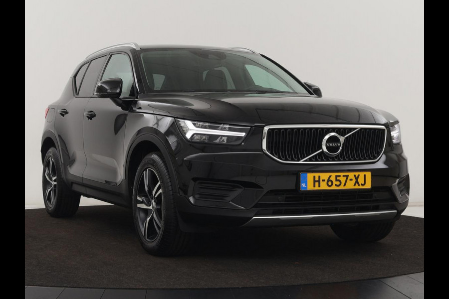 Volvo XC40 1.5 T3 Momentum Pro | Automaat | Trekhaak | Adaptive Cruise | Stoelverwarming | Carplay | Navigatie | Camera | Climate control | LED