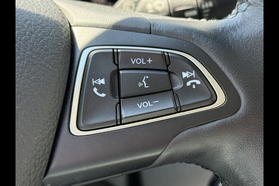 Ford Kuga BWJ 2017 | 1.5T 120PK Trend Ultimate | NWE APK | TREKHAAK | CLIMA | CRUISE | NAVI | LICHTMETAAL | PDC | CARPLAY
