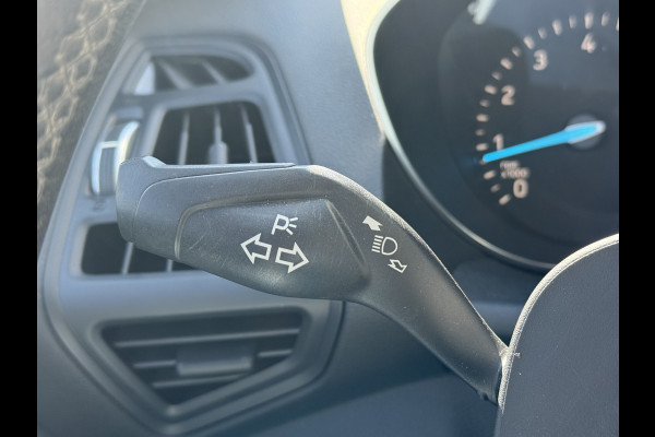Ford Kuga BWJ 2017 | 1.5T 120PK Trend Ultimate | NWE APK | TREKHAAK | CLIMA | CRUISE | NAVI | LICHTMETAAL | PDC | CARPLAY